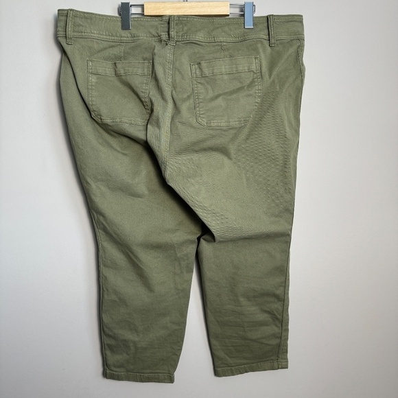 Torrid Women's High-Rise Army Green Chino Cropped Pants Size 22 Pockets‎ - Picture 4 of 13
